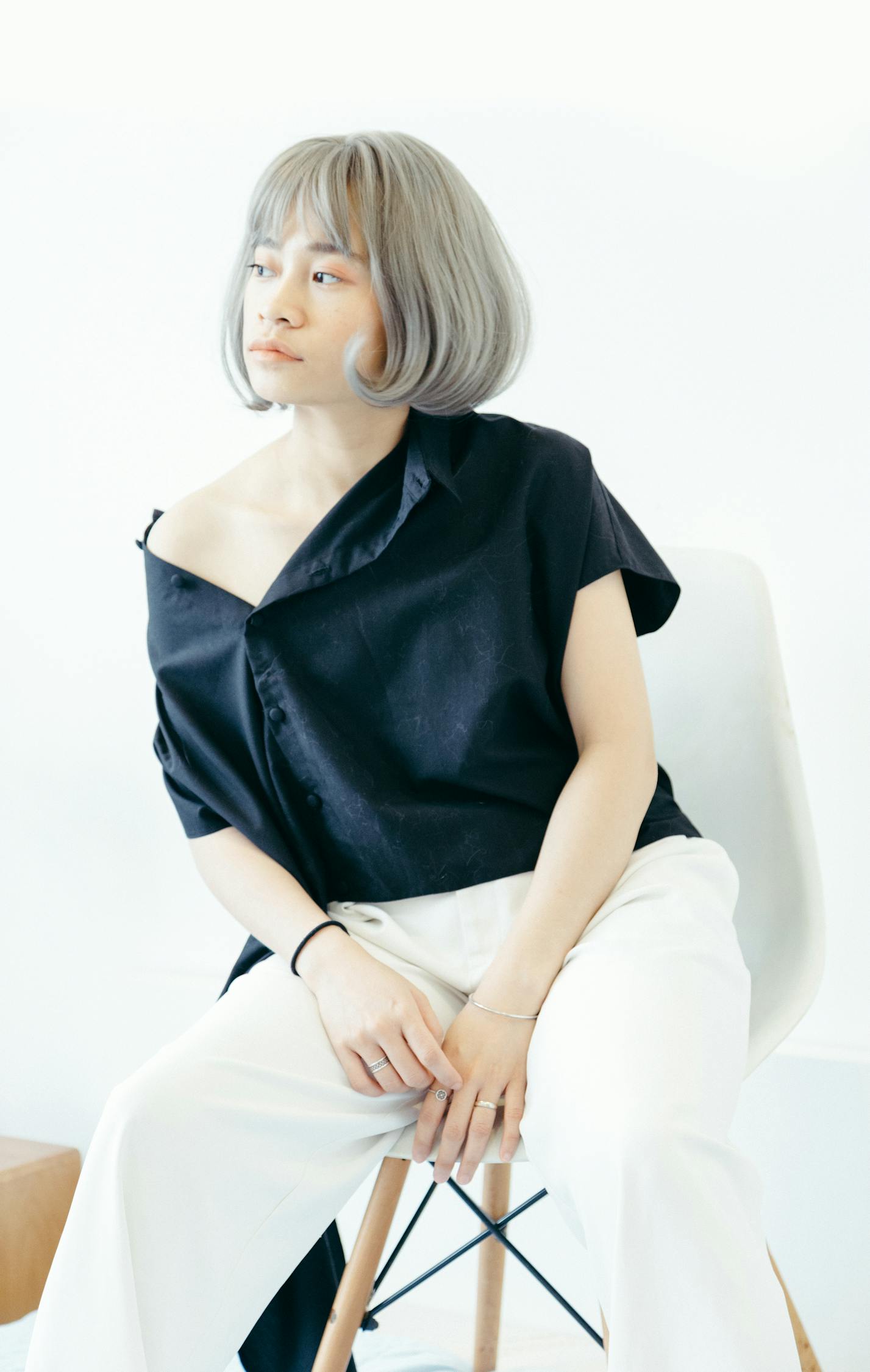 QQ頭像女最新黑白風格潮流解析，時尚潮流與黑白魅力的完美結合